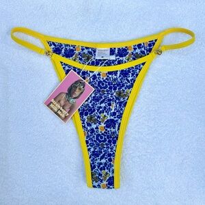 Strawberry Milk Mob Ophelia bottom